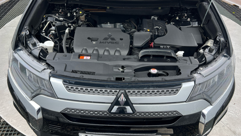 Mitsubishi Outlander 2.0 Exceed 5dr CVT Petrol Estate